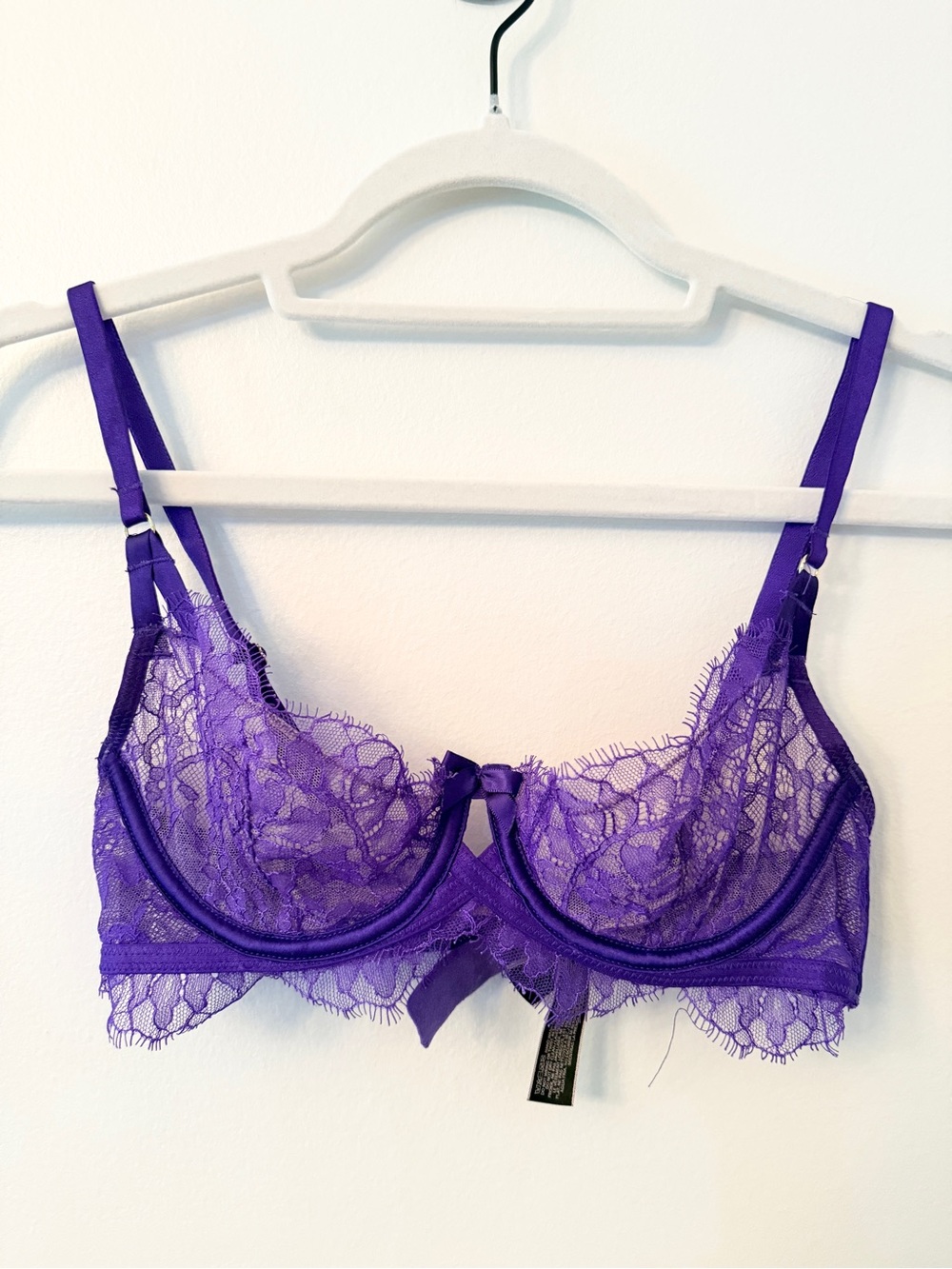 Victoria’s Secret Very Sexy Lace Demi Bra 32C